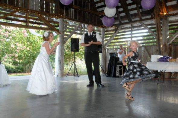 Just a few teasers from wedding day :  wedding 39750 416294017902 218678092902 4744430 2416827 N