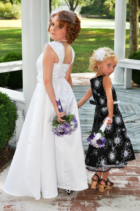 Just a few teasers from wedding day :  wedding 40587 416294557902 218678092902 4744453 3862947 N