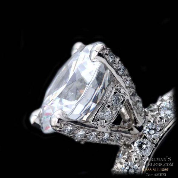 Diamonds on the prongs :  wedding ring engagement ring prongs diamonds 25EE18