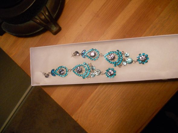 I have these gorgeous peacock blue earrings that I was going to wear to my