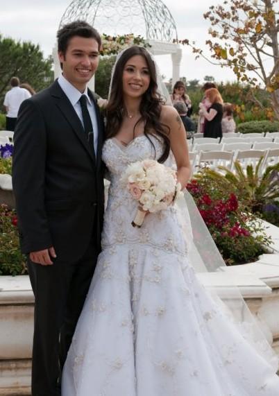 show off your wedding dress thanks. :  wedding Lazaro