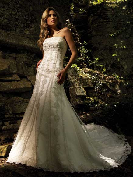 Allure 8601 size 4 Ivory wedding dress for sale :  wedding allure wedding dress 8601 1 allure 8601 lace sale gold dress 8601