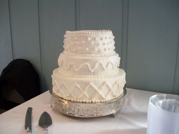 Pictures of your non-fondant cake... :  wedding cake buttercream fondant Cake