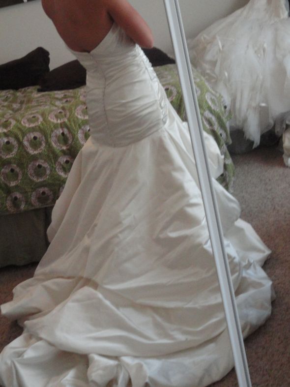 Jim Hjelm 8057 :  wedding wedding gown dress bridal designer mermaid fit n flare trumpet ivory DSC01741