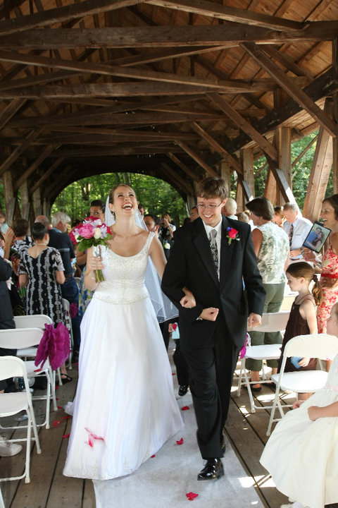 Married Bees: Your favorite pictures from your big day <3 :  wedding 44424 734726739619 5800685 40401865 1396060 N