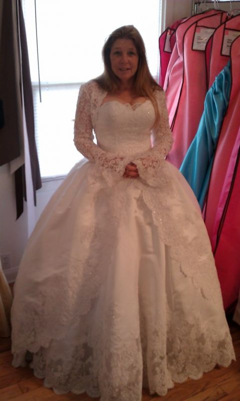 Let me see your dresses!! I'm sick of seeing them on models!! : wedding FittingPicture1