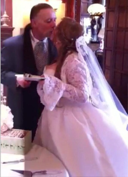 Wedding is over :-( teaser pictures :-) : wedding JimLoriCake4