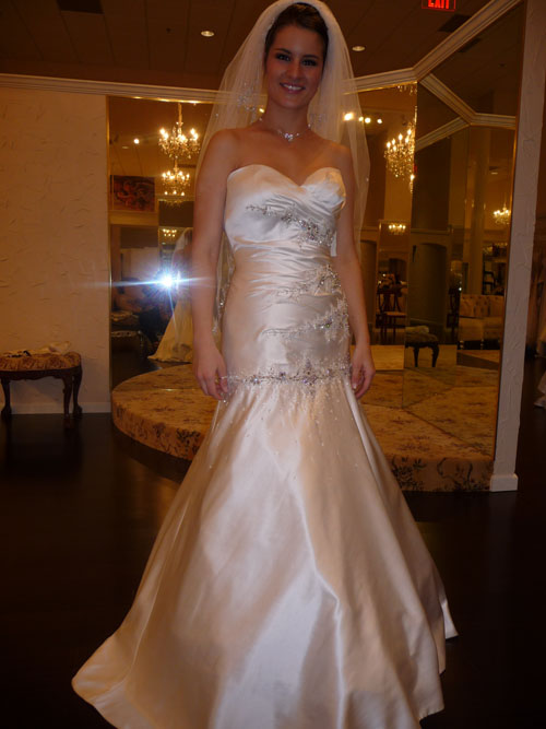 Purchased my dress today!! Went there for a Maggie, Left with a Alfred Sung!! : wedding 500 Dress