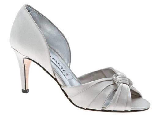 shoes to go with this dress :  wedding shoes dress black ivory gown bridesmaid alfred angelo Carros