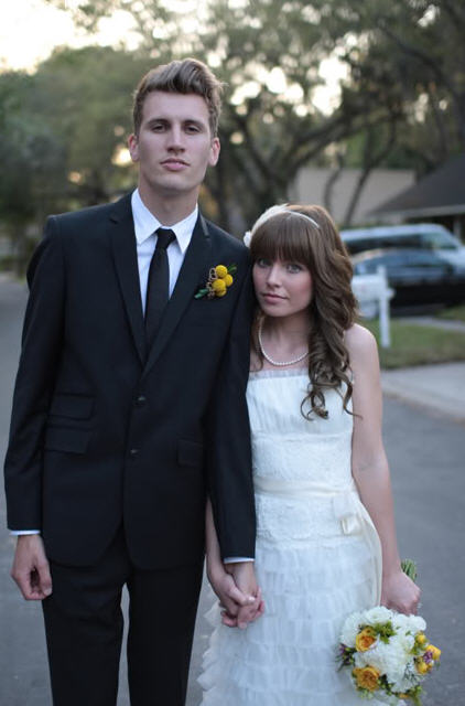 Three questions for the beehive :) :  wedding Hip