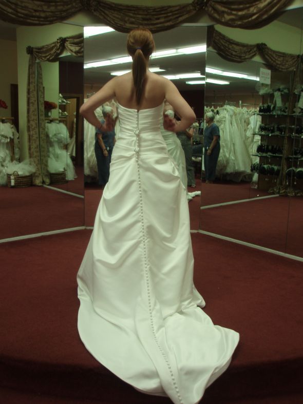 OK Ladies! Need to pick top dress...Need your help! :  wedding Dress5back