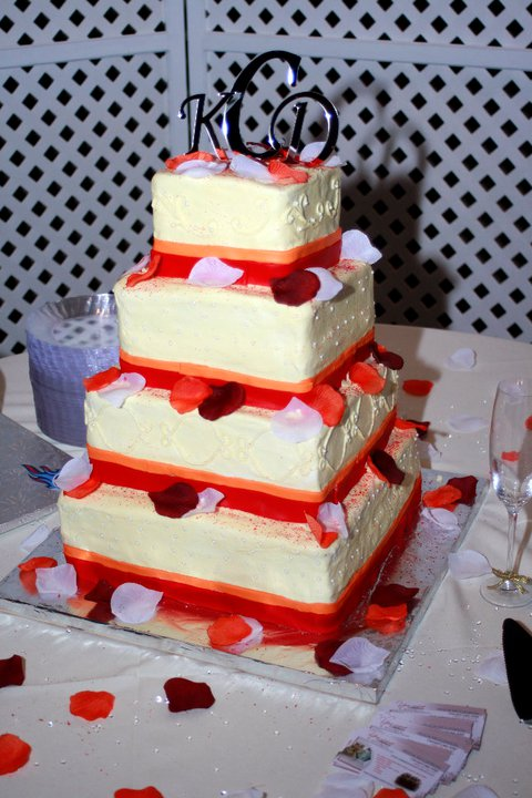 It's Too Quiet In Here!! Roll Call!! :  wedding Cake