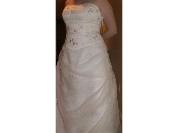 HELP PLEASE!!! Do I need to buy a new dress?! Wedding's in two months. :  wedding is this a good summer wedding dress David S Bridal A Line T8823 White 2008 50056