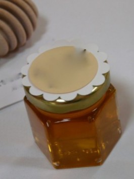 does this sound tacky for favors... jars of honey?? :  wedding favours P1060185
