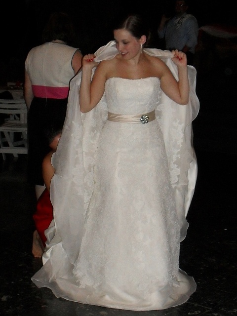 Pear shaped & hourglass brides - lets see real pics of your dress! :  wedding 130