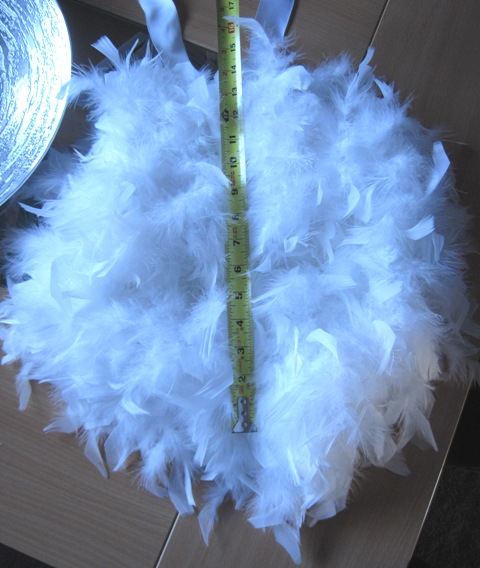 12 White Feather Wreaths - Pix Inside : wedding feather decor wreaths 007