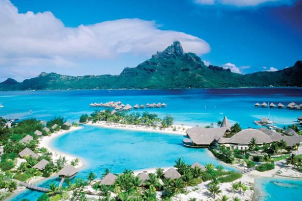 Post of picture of your honeymoon destination : wedding Le Meridien Bora Bora Aerial