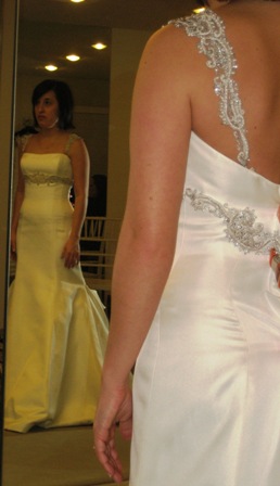 Show off your bridal jewelry! :  wedding Meindress