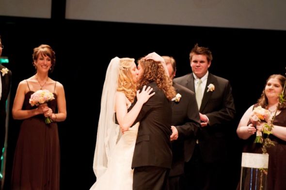 Married Ladies - You May Kiss the Bride Pics! :  wedding 31654 530293885293 65200717 31422330 4651826 N