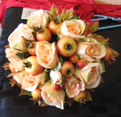 picked up our bouquets (artificial) today and SUPER happy! (pics inc) :  wedding flowers florist Flowers 004