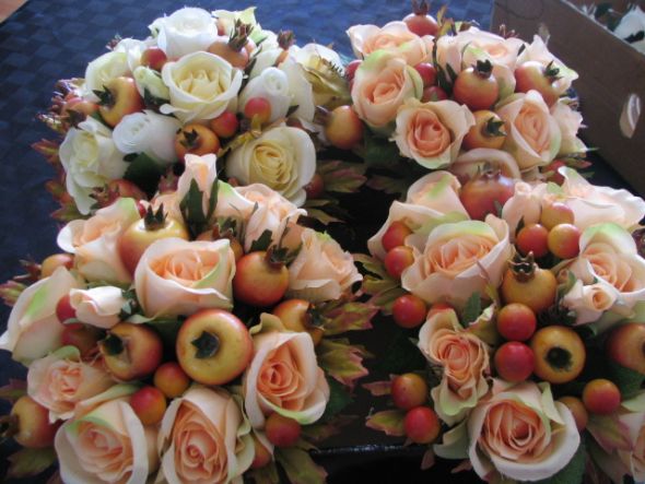My button balls for our aisle are done! :  wedding Flowers 011