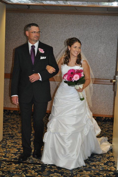 Married bees: Plz post pics of you wearing your long hair down @ the wedding!!! :  wedding 37665 135671276467572 100000741010608 211660 7169556 N