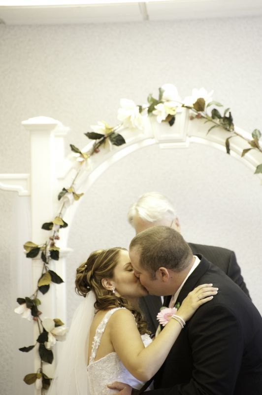 Married Ladies - You May Kiss the Bride Pics! :  wedding CarlaMatt 155