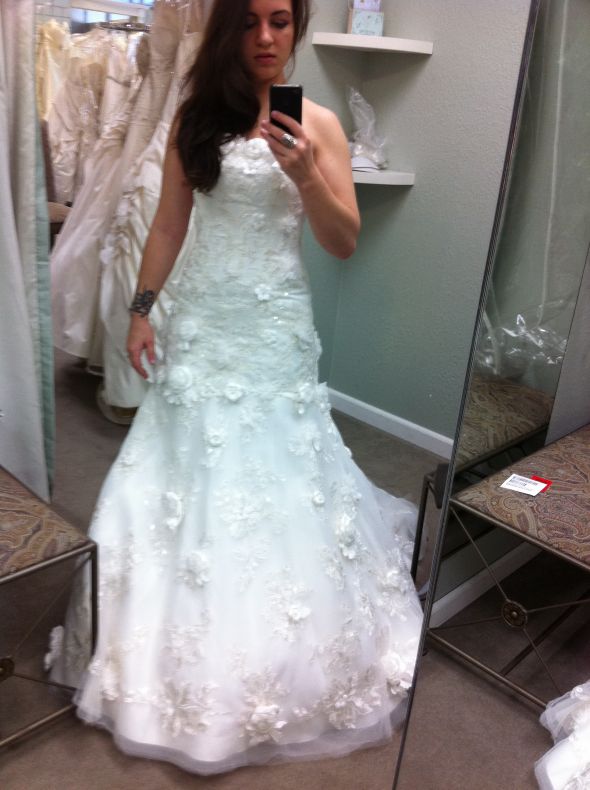 She's here, she's here!!!! : wedding rhianna royale first fitting IMG 0962
