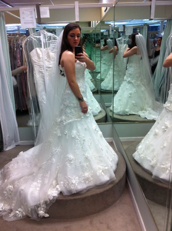 She's here, she's here!!!! : wedding rhianna royale first fitting IMG 0984