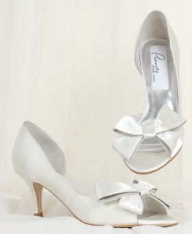 Curious- how much did you spend on shoes? :  wedding amount shoes spend Honor1 Lg