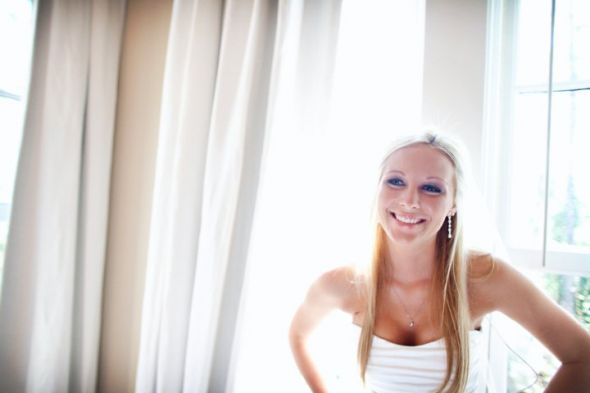 Okay Bee's, here's a FEW pro pics...I couldn't wait for the rest! :) : wedding 25780 10150167931755576 518420575 11846266 43138 N