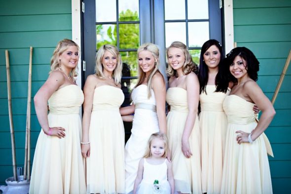 Okay Bee's, here's a FEW pro pics...I couldn't wait for the rest! :) : wedding 25780 10150167931760576 518420575 11846267 660584 N