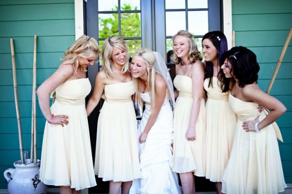Okay Bee's, here's a FEW pro pics...I couldn't wait for the rest! :) : wedding 25780 10150167931770576 518420575 11846268 5020809 N