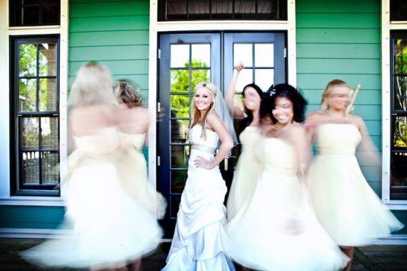 Okay Bee's, here's a FEW pro pics...I couldn't wait for the rest! :) : wedding 25780 10150167931780576 518420575 11846270 2170714 N