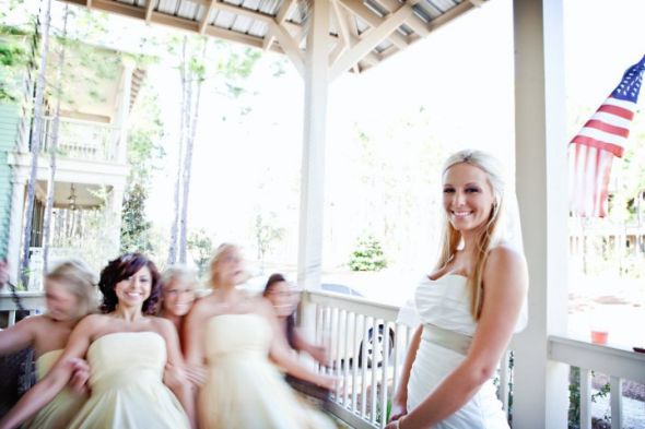 Okay Bee's, here's a FEW pro pics...I couldn't wait for the rest! :) : wedding 25780 10150167931785576 518420575 11846271 2507314 N