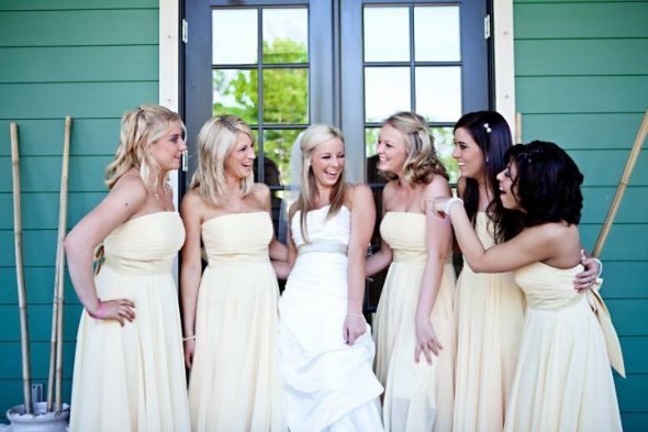 I've got more PRO pics ladies!!! :) :  wedding 25856 1200058056224 1671733371 386039 5714969 N