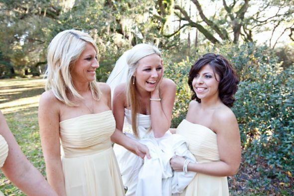 I've got more PRO pics ladies!!! :) :  wedding 25856 1200058136226 1671733371 386041 2773305 N