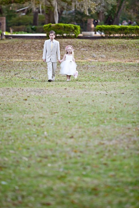 I've got more PRO pics ladies!!! :) :  wedding 25856 1200059336256 1671733371 386069 2487658 N