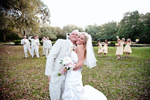 I've got more PRO pics ladies!!! :) :  wedding 25856 1200059856269 1671733371 386081 5652155 N
