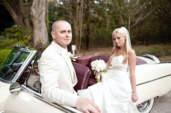 I've got more PRO pics ladies!!! :) :  wedding 25856 1200060096275 1671733371 386086 7302725 N