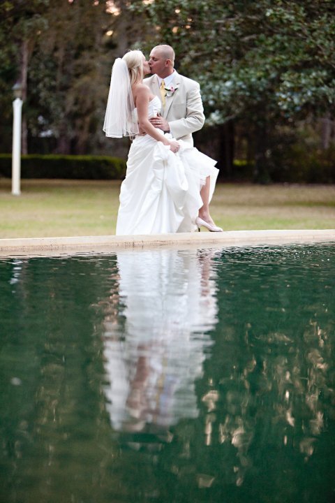 I've got more PRO pics ladies!!! :) :  wedding 25856 1200060376282 1671733371 386093 4026743 N