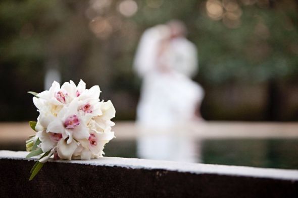 I've got more PRO pics ladies!!! :) :  wedding 25856 1200060416283 1671733371 386094 5564207 N