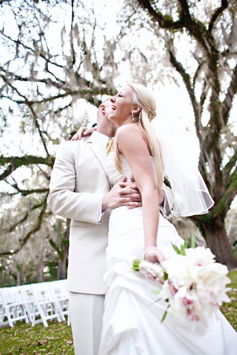 I've got more PRO pics ladies!!! :) :  wedding 25856 1200060736291 1671733371 386102 5685723 N