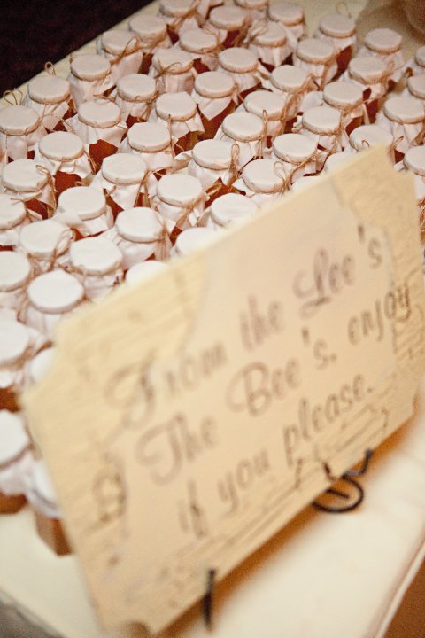 I've got more PRO pics ladies!!! :) :  wedding 25856 1200061336306 1671733371 386114 3814191 N