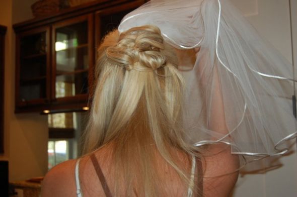OMG...I'm married?! :  wedding 26351 1179134373145 1671733371 350604 1312235 N