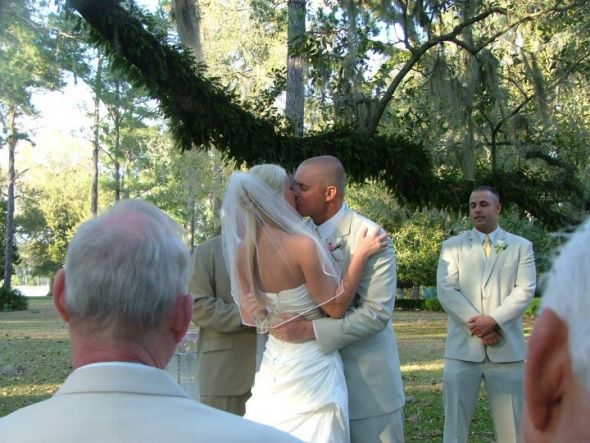 OMG...I'm married?! :  wedding 26351 1179334858157 1671733371 351085 6915861 N