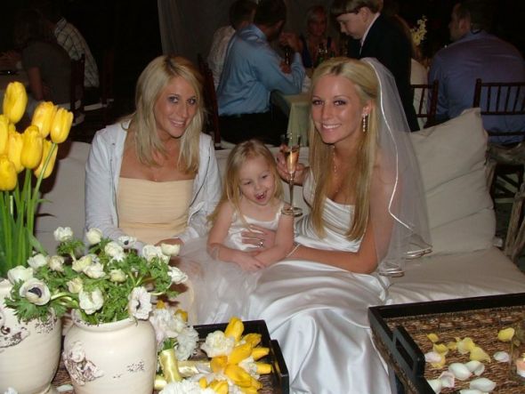 OMG...I'm married?! :  wedding 26351 1179334898158 1671733371 351086 5616012 N