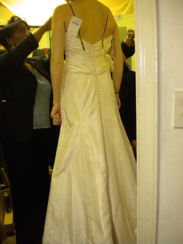 First dress fitting pictures! I love it and its not even started! :  wedding Mydress1