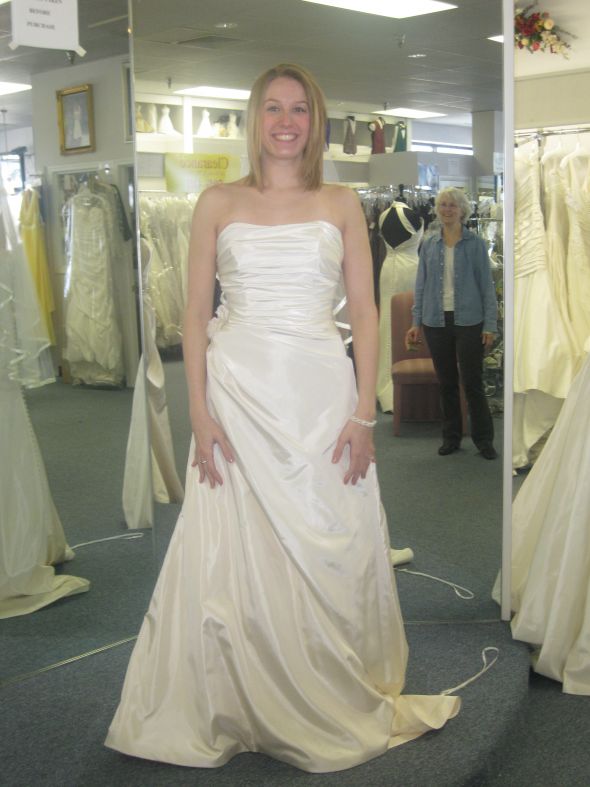Which earrings with my dress? I am ordering tonight based on your choice bees!!! :  wedding Mydress 003