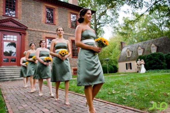 Which flowers with this bridesmaid dress?? :  wedding Sunflowerbouqet2